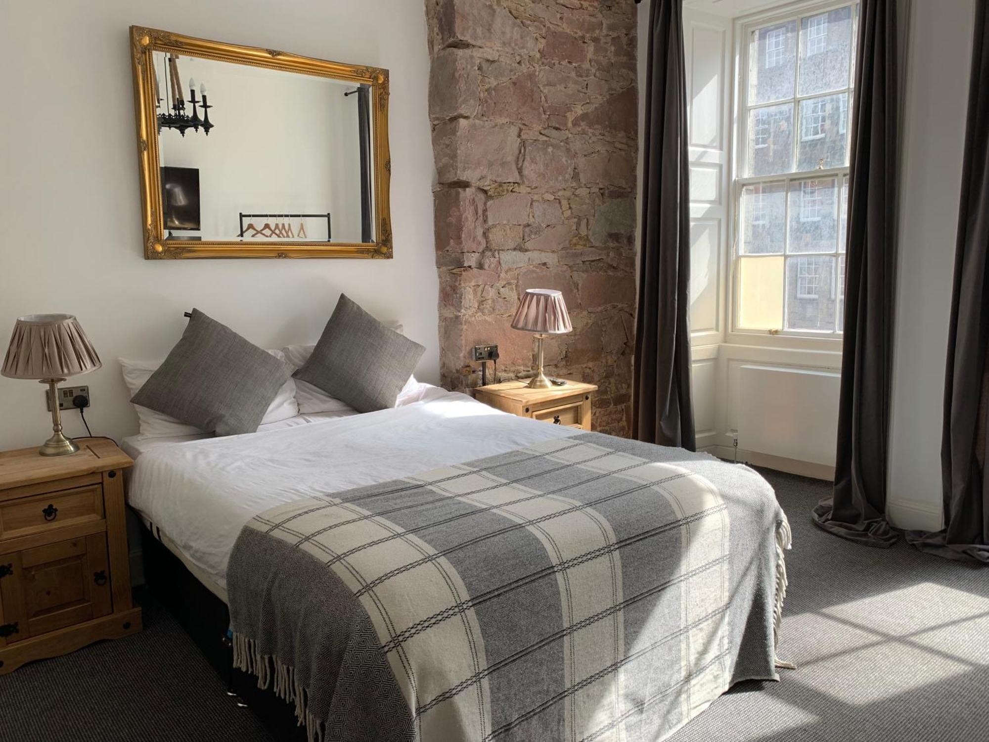 Aparthotel Royal Mile Balconies By The Castle EDI Exterior foto