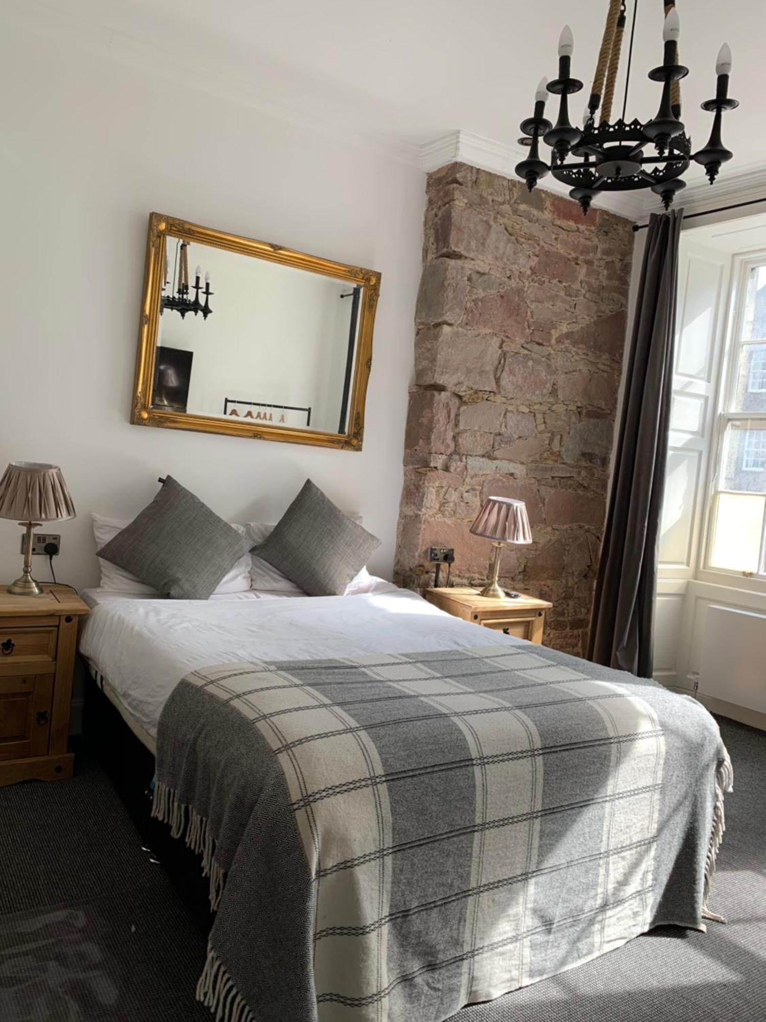 Aparthotel Royal Mile Balconies By The Castle EDI Exterior foto